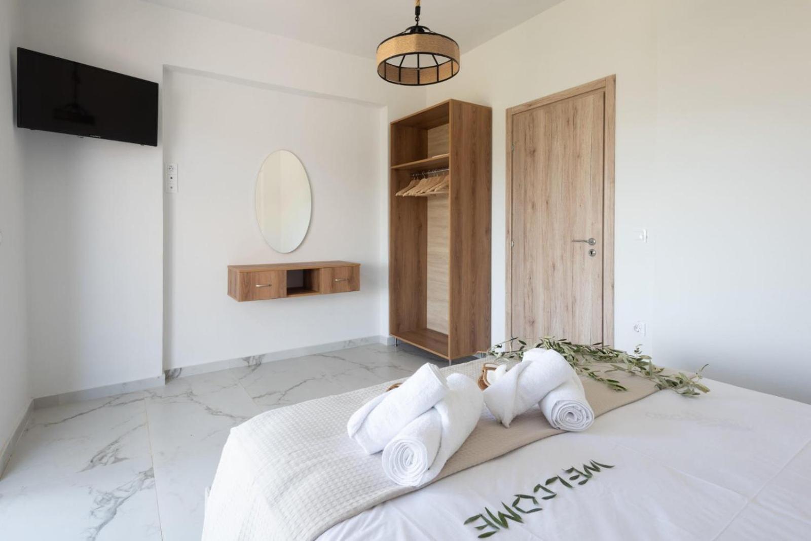 Three Charites Resort Gialova Dış mekan fotoğraf