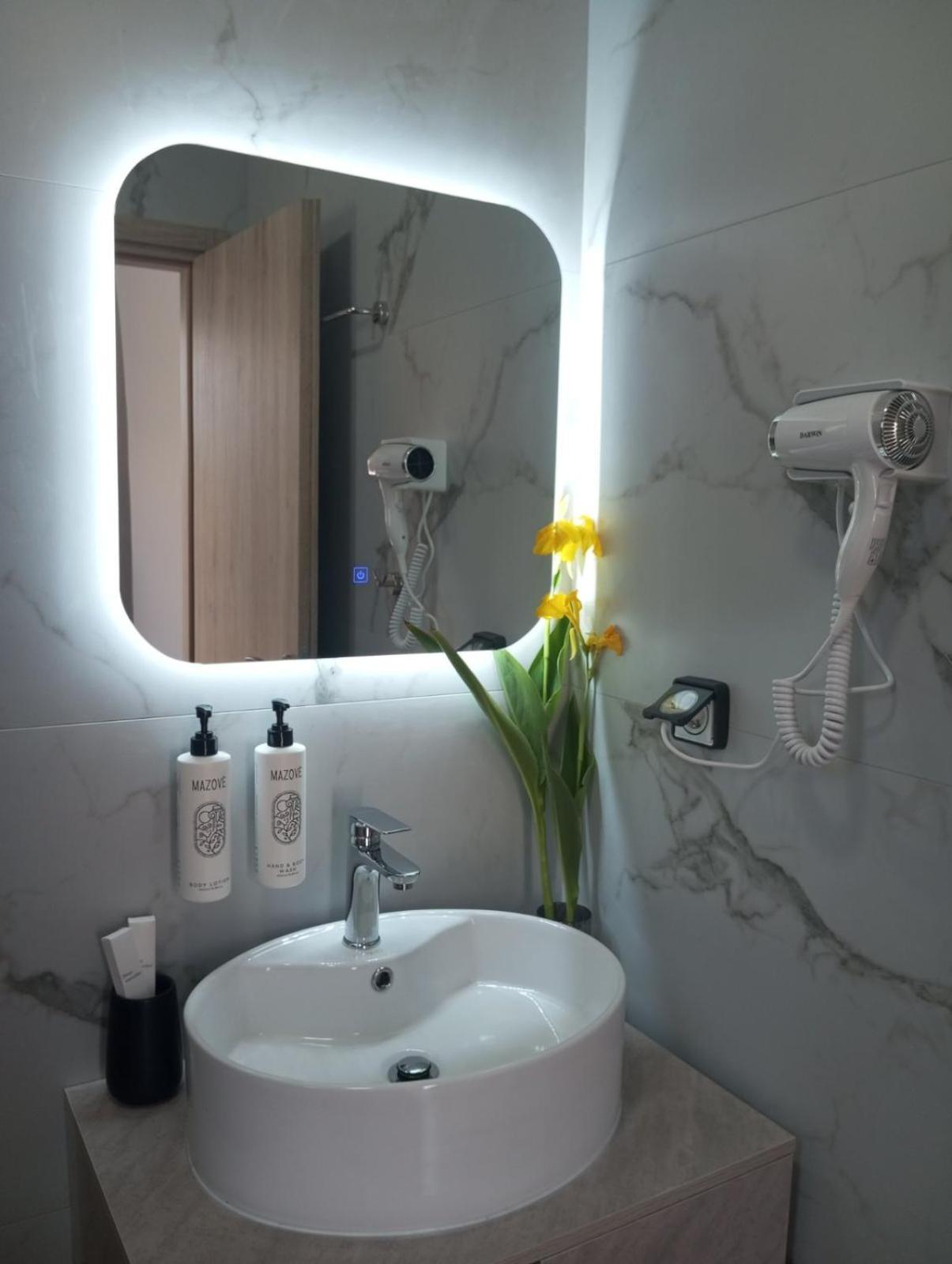 Three Charites Resort Gialova Dış mekan fotoğraf