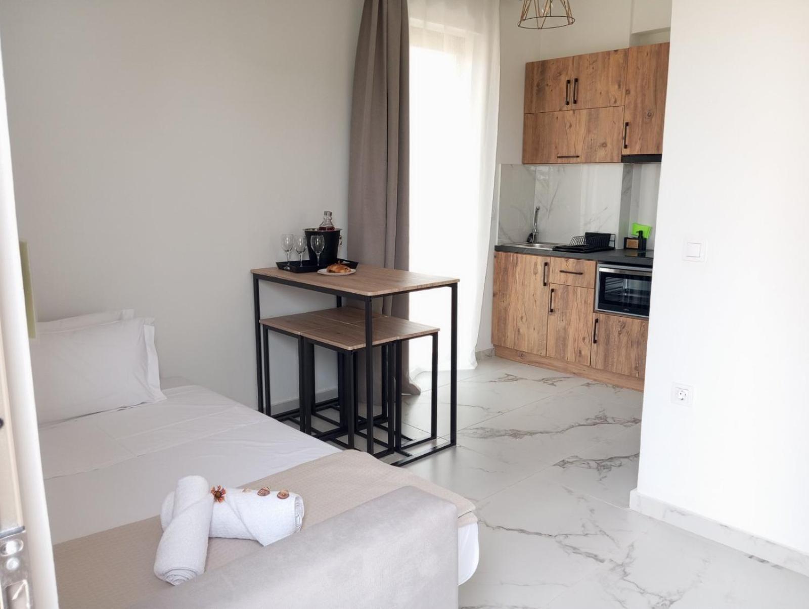 Three Charites Resort Gialova Dış mekan fotoğraf