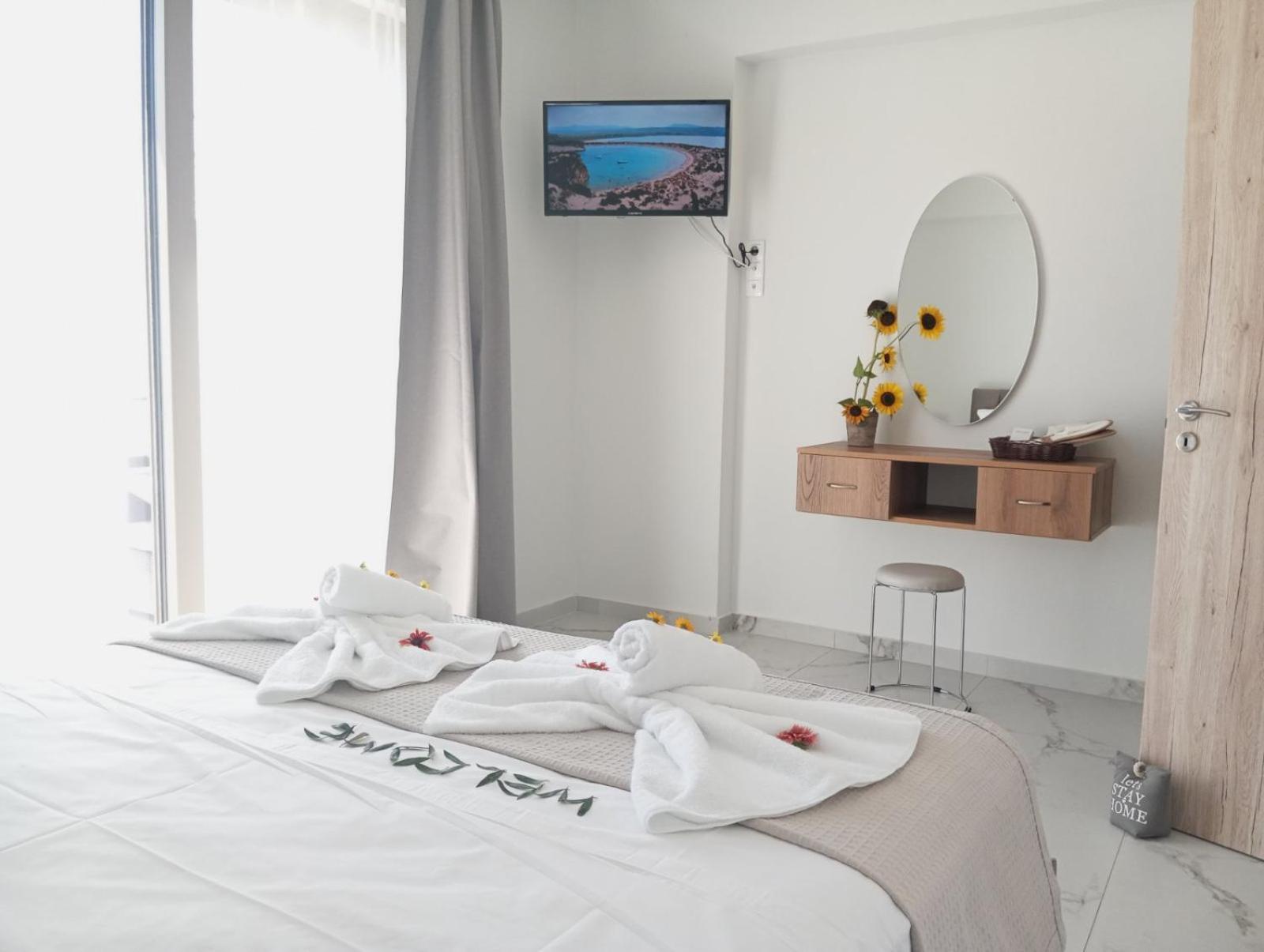 Three Charites Resort Gialova Dış mekan fotoğraf