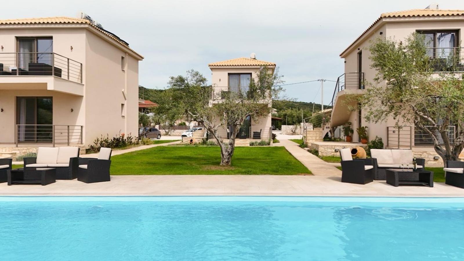 Three Charites Resort Gialova Dış mekan fotoğraf