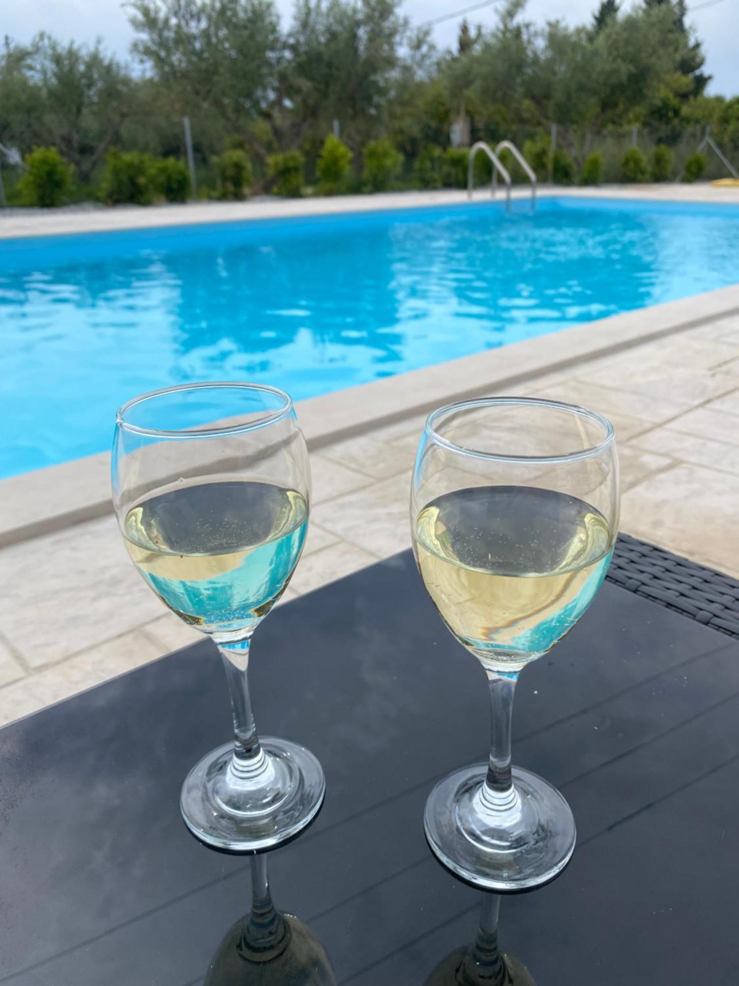 Three Charites Resort Gialova Dış mekan fotoğraf