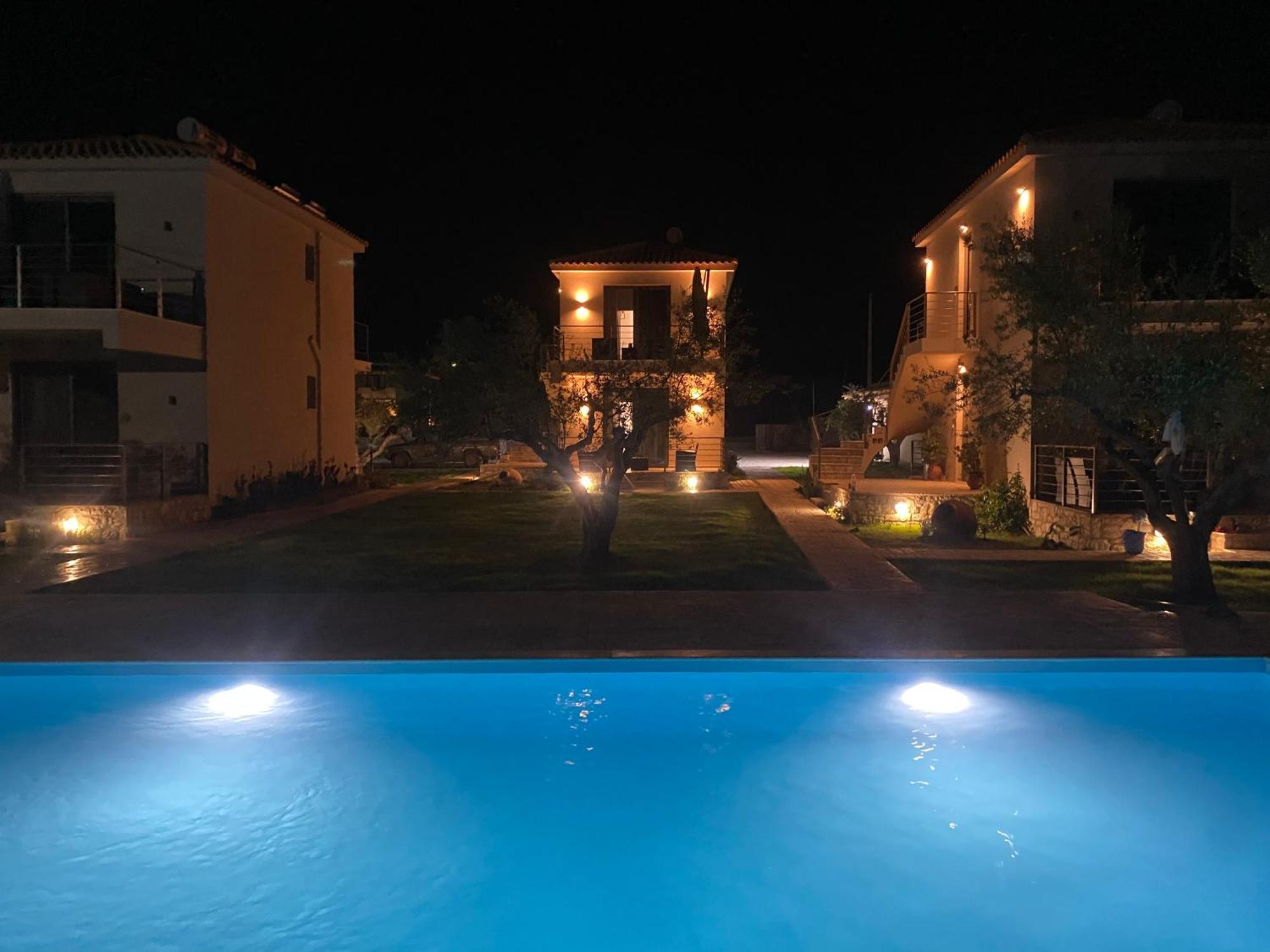 Three Charites Resort Gialova Dış mekan fotoğraf