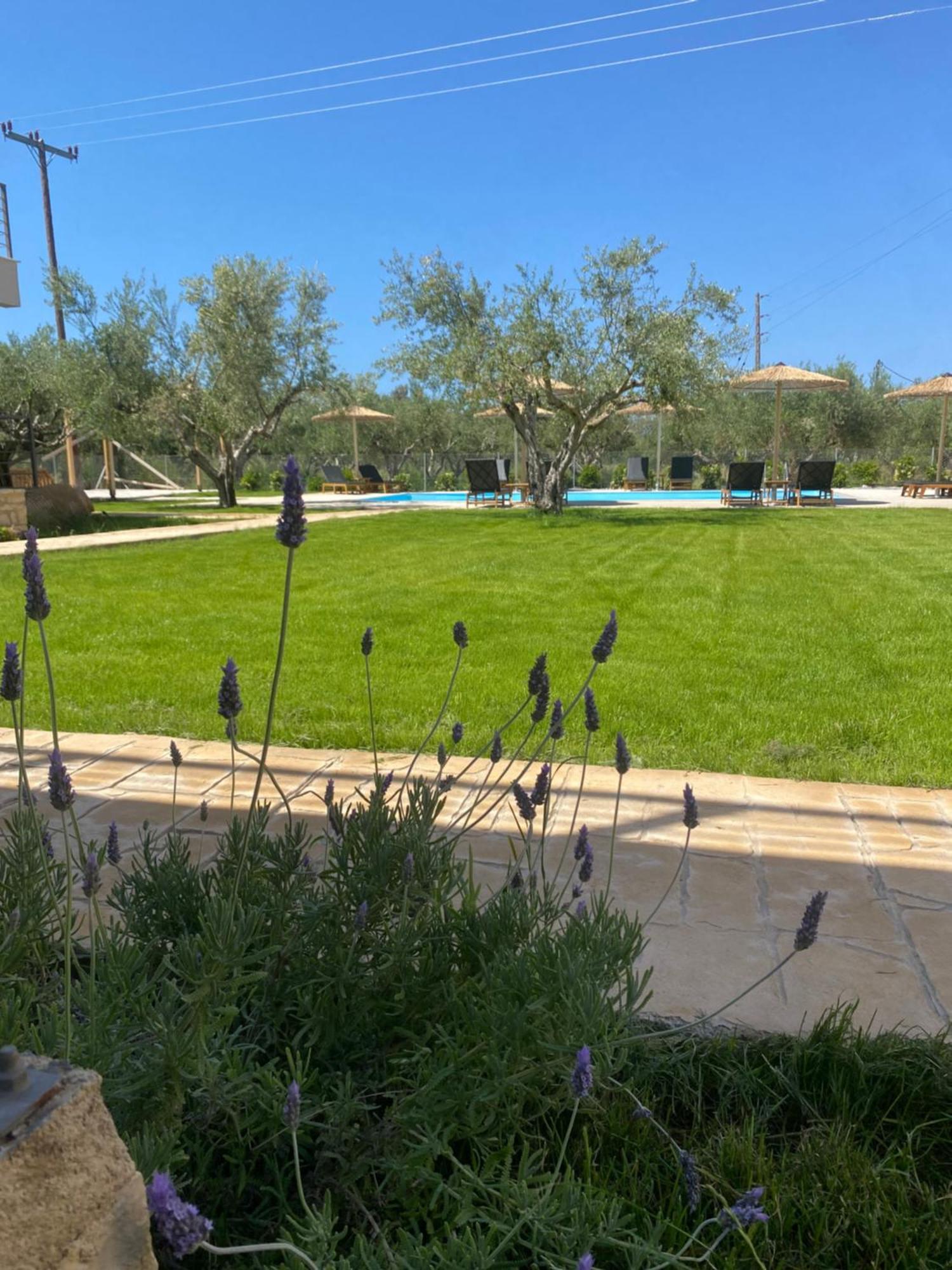 Three Charites Resort Gialova Dış mekan fotoğraf