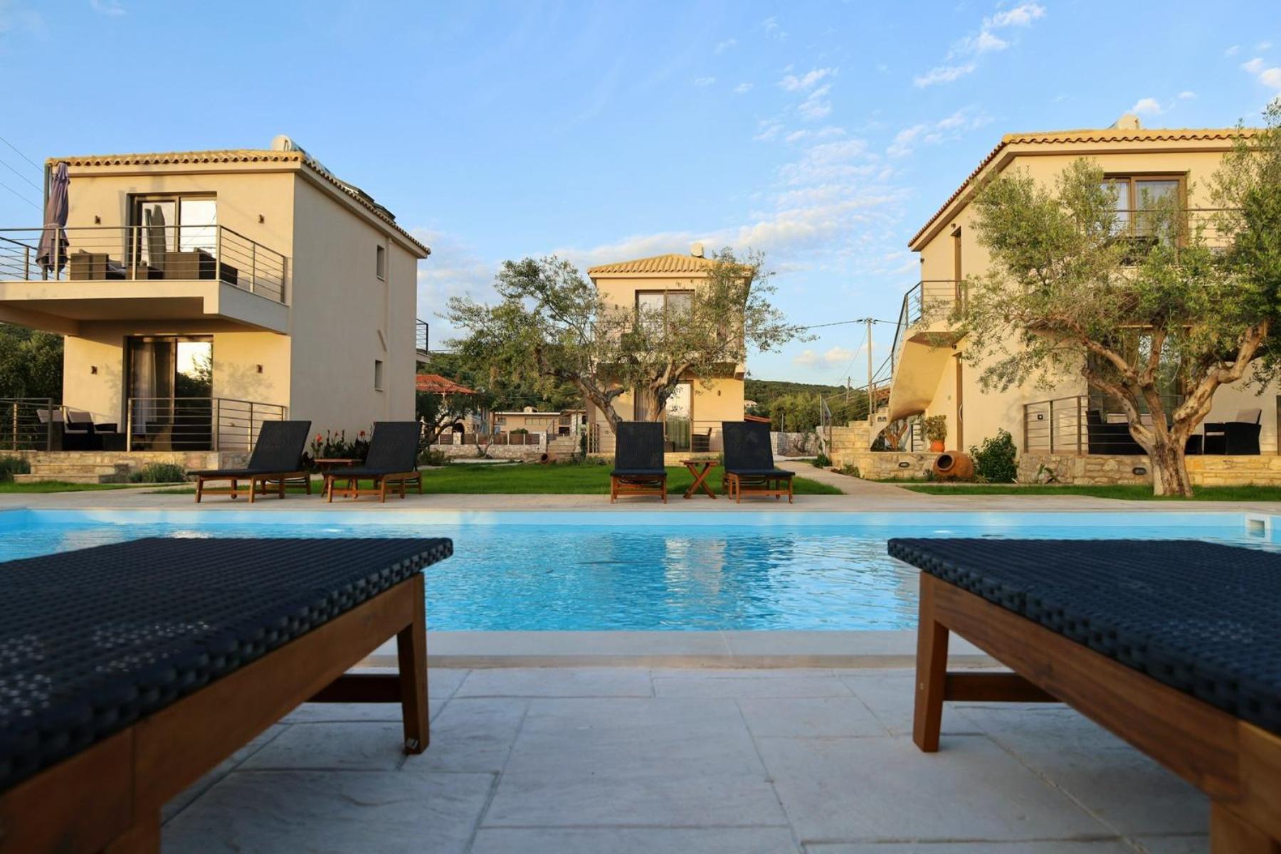 Three Charites Resort Gialova Dış mekan fotoğraf